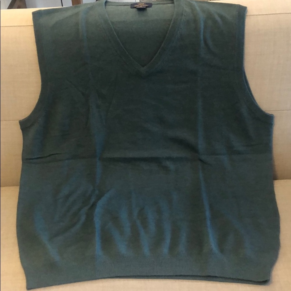 Brooks Brothers Men’s “346” sweater vest XL green